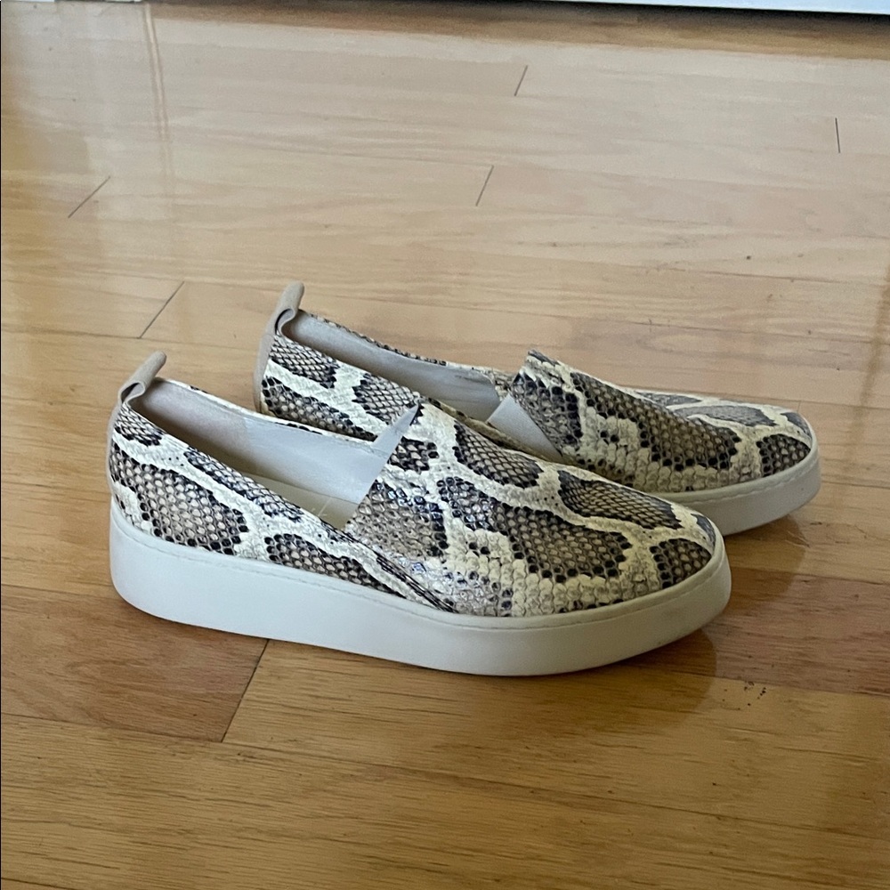 Women's Vince Snakeskin leather (?)Slip-On Sneakers size 7/37